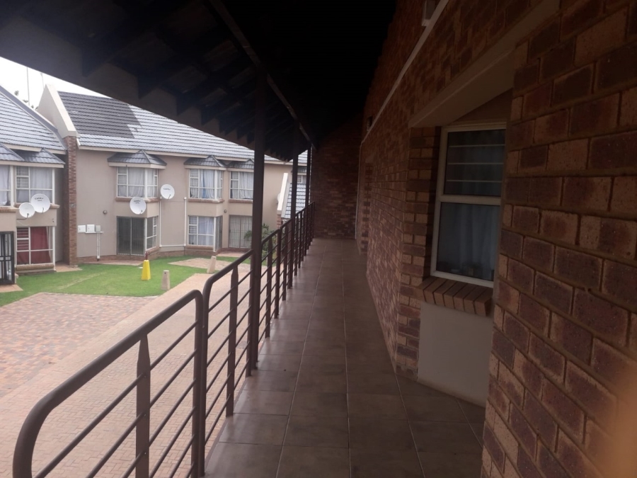 To Let 1 Bedroom Property for Rent in Die Bult North West